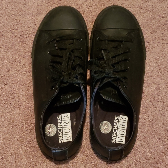 skechers non slip tennis shoes